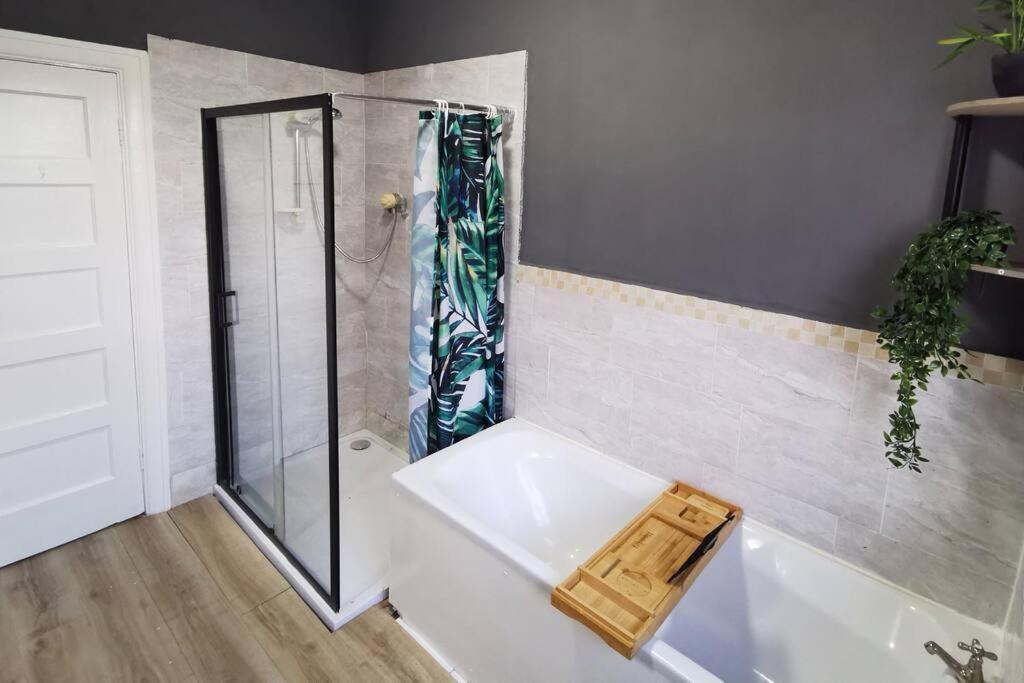 4 Bedroom Country Home Bristol Zewnętrze zdjęcie