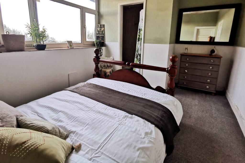 4 Bedroom Country Home Bristol Zewnętrze zdjęcie